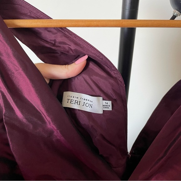 Burgundy Satin Balloon Dress - Picture 7 of 7